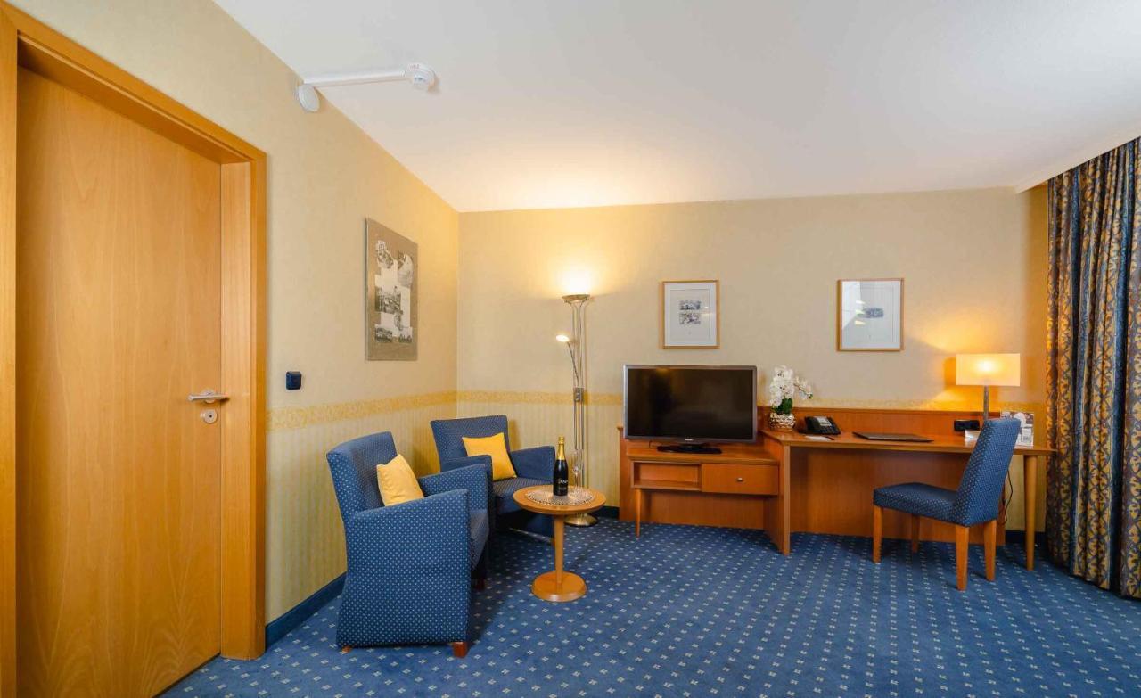 Plaza Inn Koeln Pulheim Exterior photo